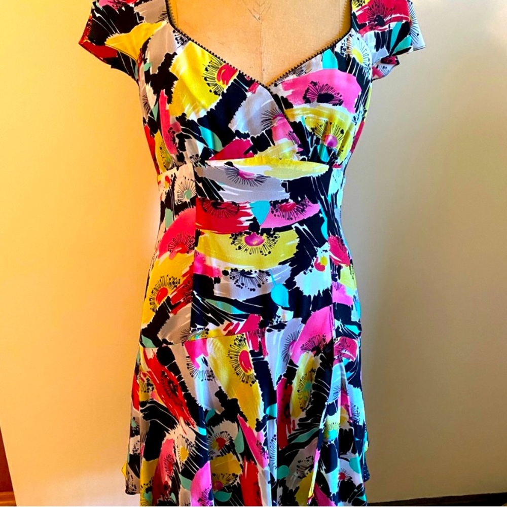 Beautiful Nanette Lepore silk dress